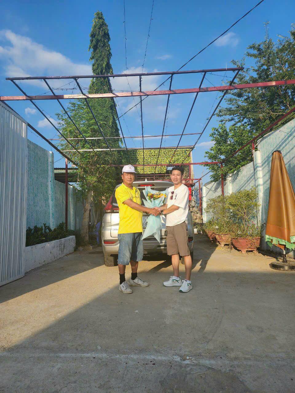 Homestay services, Tour guides, Domestic and international investment, Project management, Warehousing